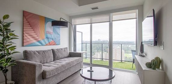 Toronto Furnished Condo Rental – 1 Bed, 1 Bath, City Views, Balcony - Photo 2