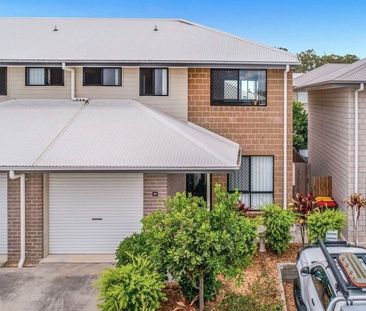 3 BED 2 BATH 2 CAR TOWNHOUSE, ULTRA HIGH SPEED INTERNET - Photo 1