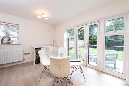 Meadows Drive, Camberley, Surrey, GU15 - Photo 4