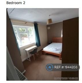 1 bedroom in a flat share to rent - Photo 3