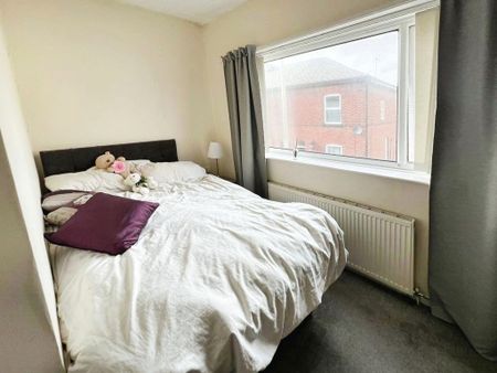 3 bedroom terraced house to rent - Photo 4