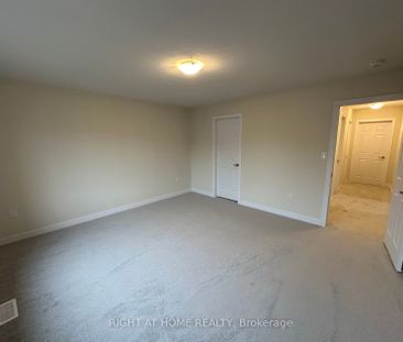 Detached Home For Lease | X8042364 - Photo 6