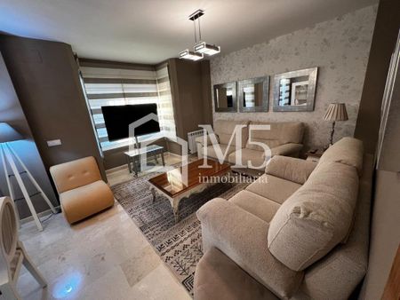 4 bedroom luxury Semidetached House for rent in Torre del Mar, Spain - Photo 2