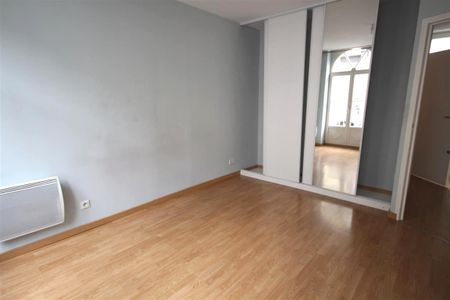 À LOUER – T2 de 40 m², Rue Sainte-Catherine, Vieux-Lille réf 17-001 - Photo 4