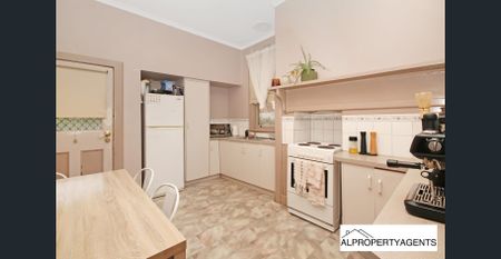 Central & Convenient! - Photo 5