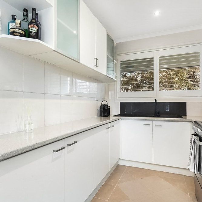 Sylish, Spacious and Perfectly Positioned - Photo 1