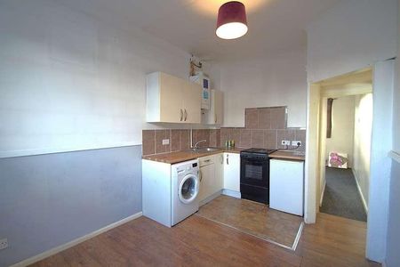 Manningtree Road, Ruislip, HA4 - Photo 3