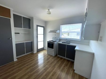 MIRAMAR LIVING: - Photo 4