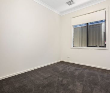 Modern Family Home in a Quiet Mount Barker Loop - Photo 4