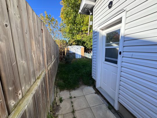 For Lease - 820-B WILLOW Avenue, Orleans - Cumberland and Area, Ontario - Photo 1