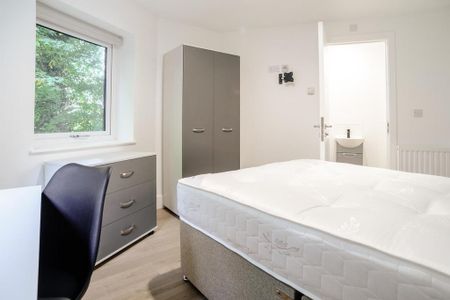 6 bedroom flat to rent - Photo 3