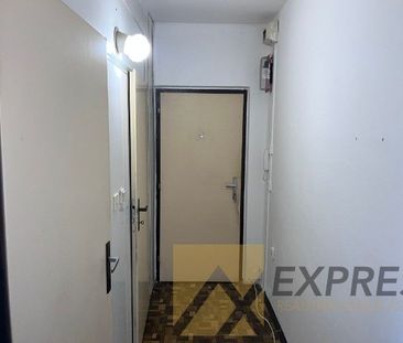 RK EXPRES - REZERVOVANÝ 1 izbový byt v Handlovej, pri LIDLI. - Photo 3