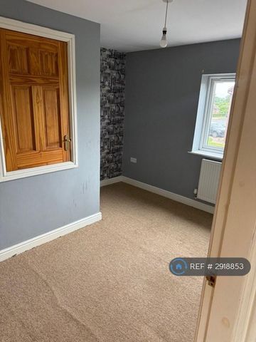2 bedroom semi-detached house to rent - Photo 4