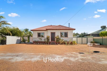 37 Prinsep Street South, Collie WA - Photo 4