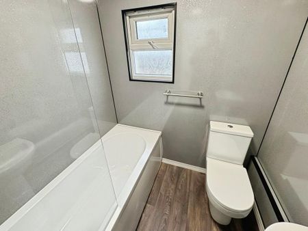 2 bedroom ground floor flat to rent - Photo 2