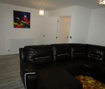 4 Bed Semi-Detached House, Gunson Street, M40 - Photo 2