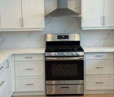 For Lease - 2432 Marisa Court, Mississauga, Ontario - Photo 4