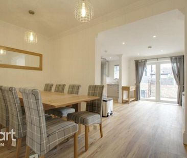 1 bedroom in a house share to rent - Photo 2