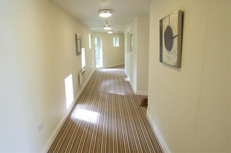 Regents Place, Walton On Thames - Photo 5