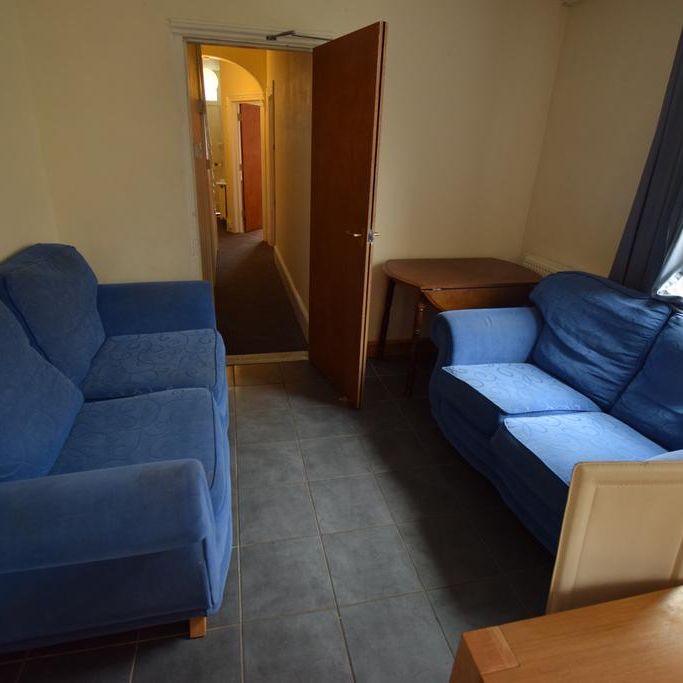 5 bedroom semi-detached house to rent - Photo 1