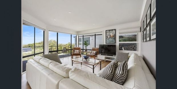 37 Hazel St, Goolwa Beach SA 5214 - House For Rent | Domain - Photo 1