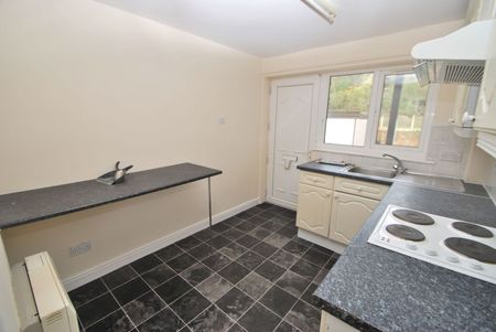 Manchester Road, Stocksbridge, Sheffield, Stocksbridge, S36 1DR - Photo 5