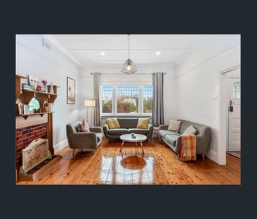 Charming 2-Bed Home in Newtown, $570/week - Contact today - Photo 1