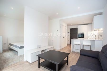 Arber House, 2 Greenleaf Walk, UB1 1FR - Photo 2