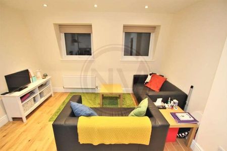 Hornsey Road, Upper Holloway, N19 - Photo 2