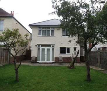 Bedroom Detached House In Bournemouth, BH1 - Photo 1