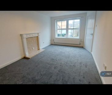 2 bedroom end of terrace house to rent - Photo 1