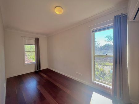 Welcoming North Facing Four Bedder double storey family home in the heart of Eastwood - Photo 3