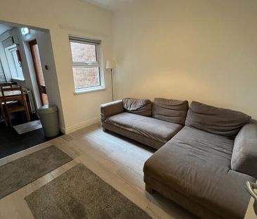 Donegall Road, Room 2, All Bills Included, Belfast, BT12 5NA - Photo 1