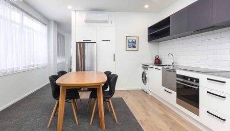 City Apartment - Photo 2