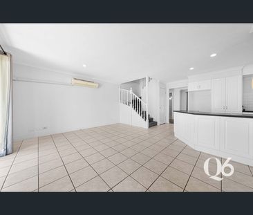 12 Pampas Lane, Cairnlea, Vic 3023 - Photo 3