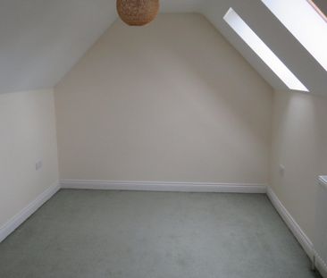 Ascot Close - Photo 4