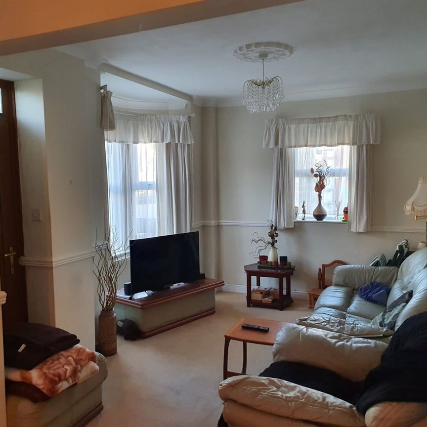 Room in a Shared House, Imperial Avenue, SO15 - Photo 1