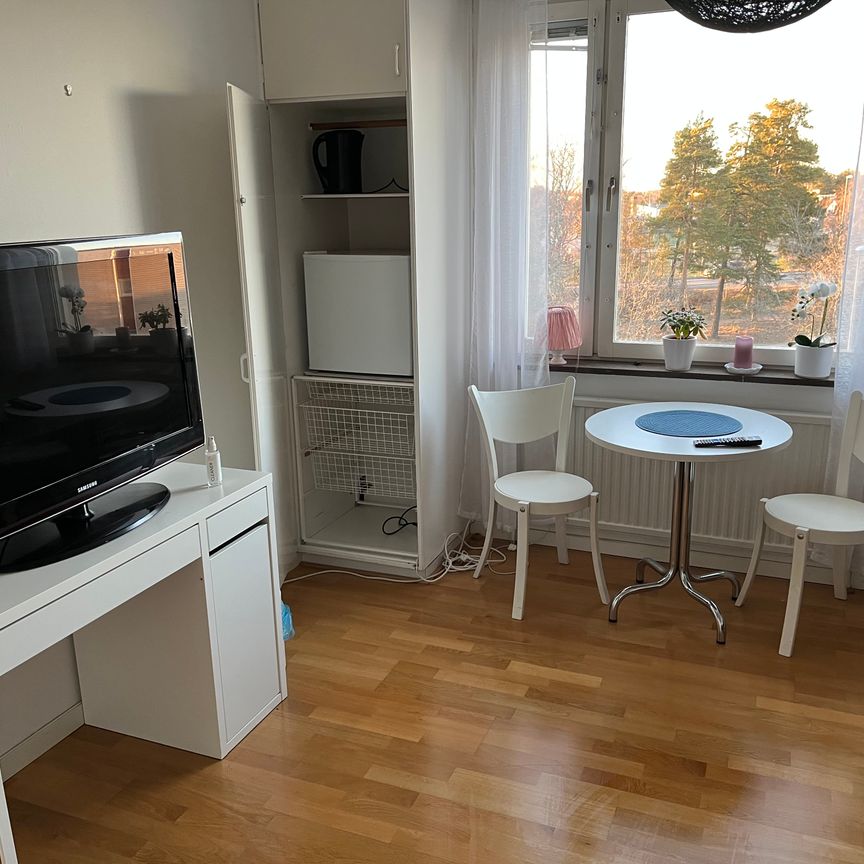 Klarabergsvägen, Vendelsö - Photo 1