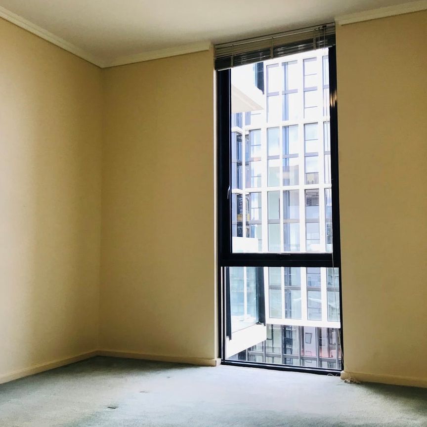 The Capri - Unobstructed view on Level 13 - Photo 1