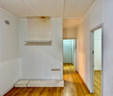 Location Location - Photo 5