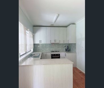 Three Bed House for Lease in Leumeah - Photo 2