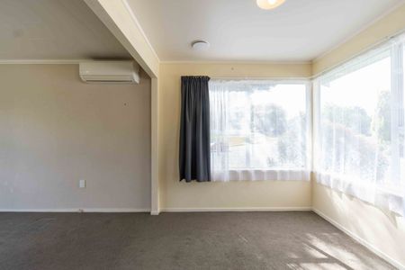 Quiet Living on Lancaster - 3 Bedroom Home - Photo 3