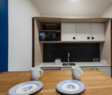 Avenida de la Palmera, Sevilla, Andalusia 41013 - Photo 3