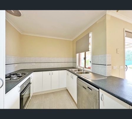 24 Fydler Avenue, Burnside, Vic 3023 - Photo 1
