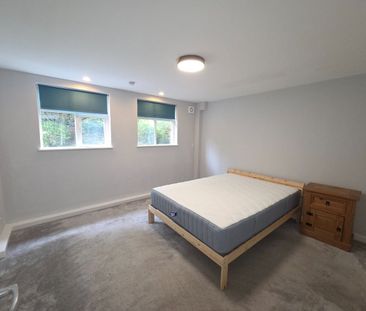 4 Bed Detached House, Ullet Rd, L17 - Photo 4