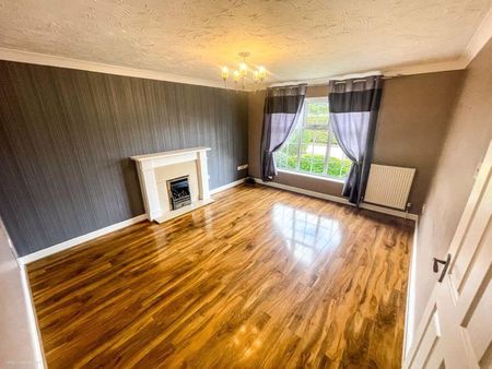 5 bedroom detached house to rent - Photo 2