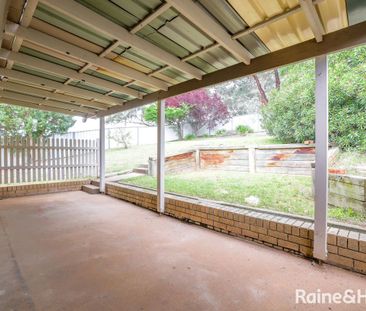 Townhouse - West Bathurst - Available Now!!! - Photo 2