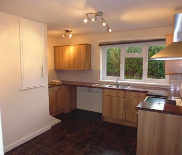 Cedar Drive, Dursley - Photo 3