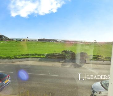 2 bedroom apartment to rent South Terrace, Littlehampton, West Suss... - Photo 4