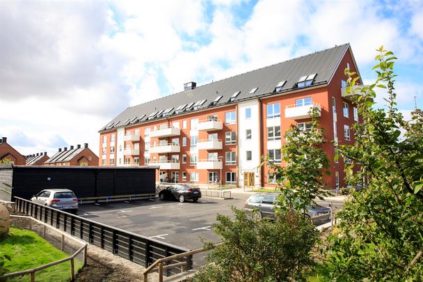 Källby Ängaväg 8A - Photo 1